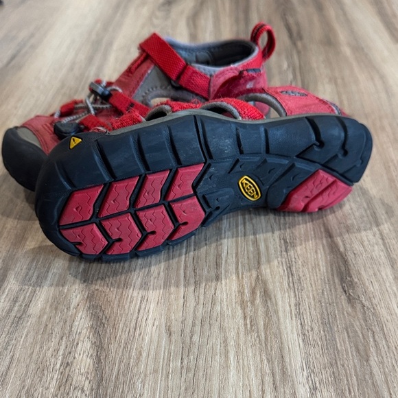 Keen Kids’ Sandals – Red – Size 13 - Picture 3 of 5